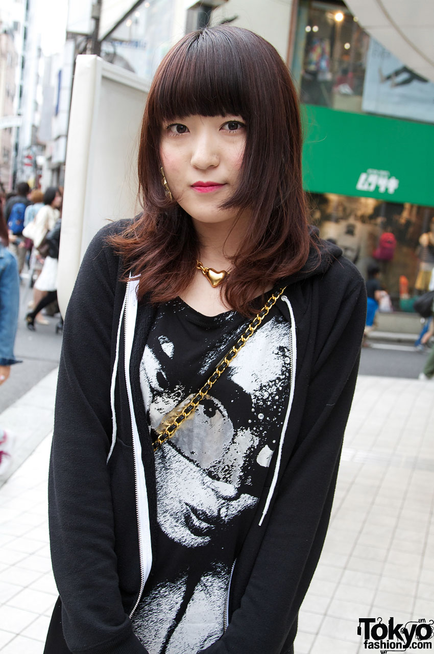 H&M T-Shirt and Goocy Handbag – Tokyo Fashion