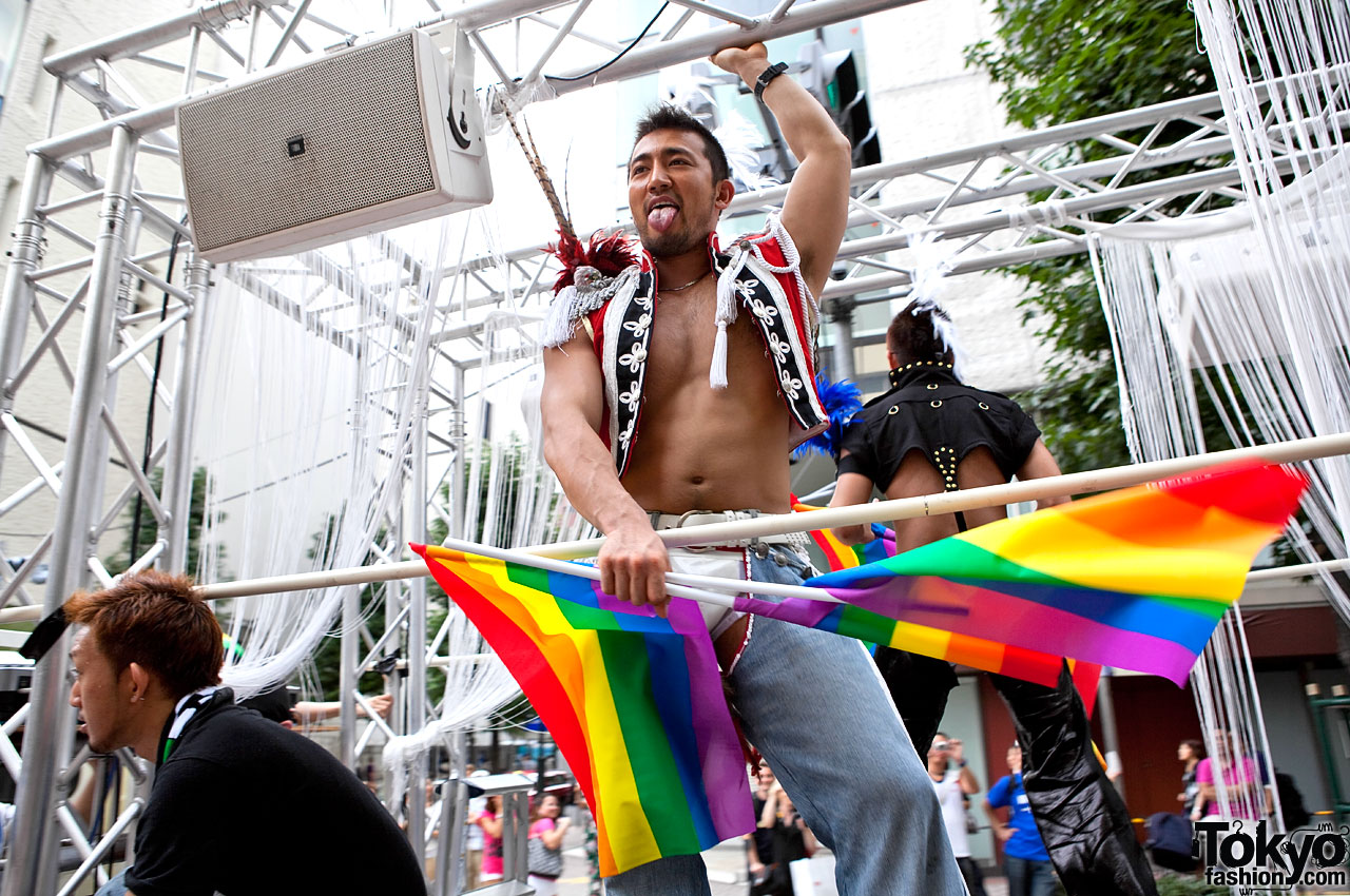 Tokyo Gay Pride Parade 2010 Pictures - Tokyo Fashion.