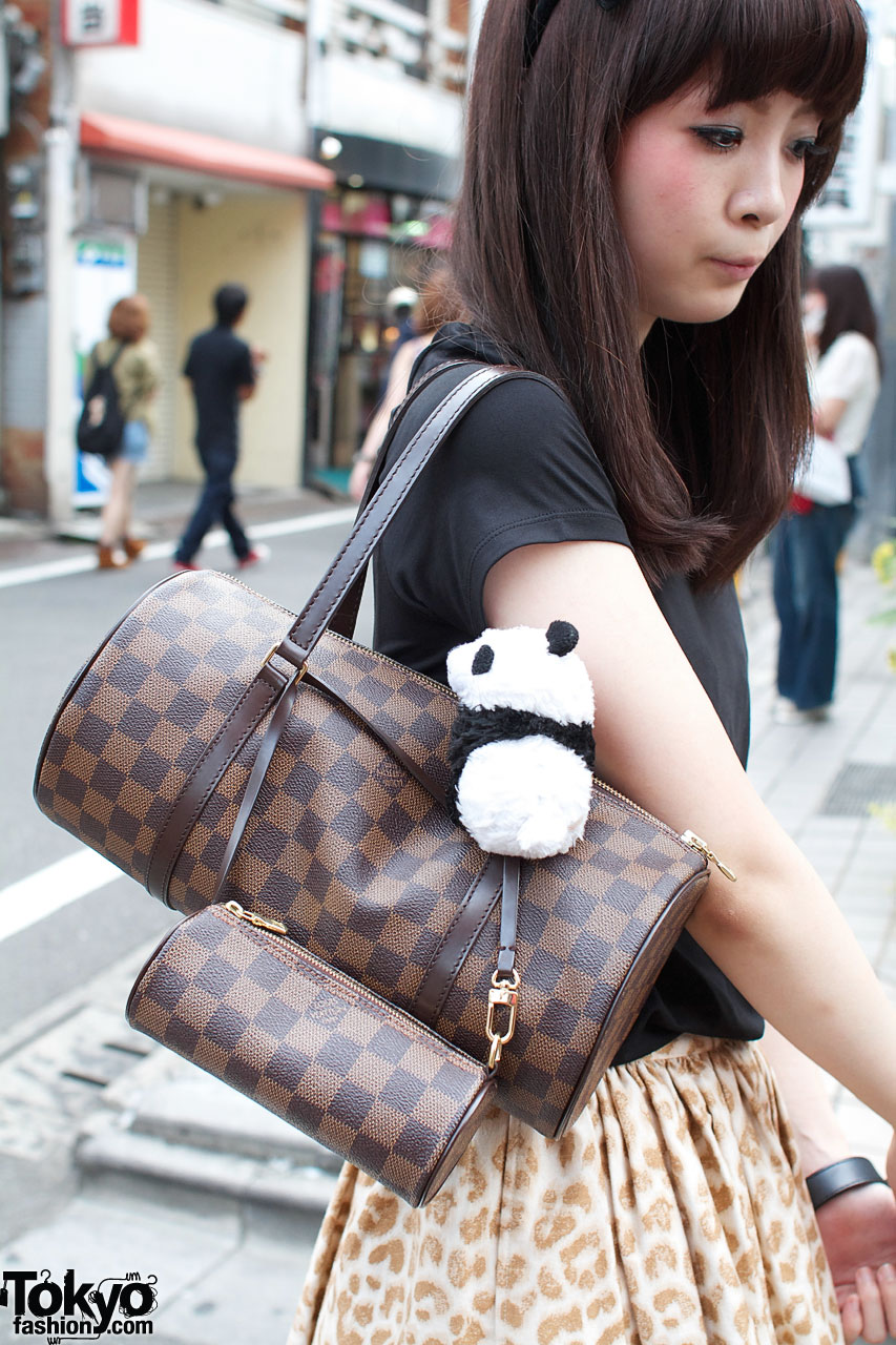 Japanese School Girls with Louis Vuitton Bags, Tokyo, Honshu, Japan -  SuperStock