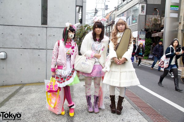 Harajuku Girls w/ Animal Ears, Bows & Lots of Pink