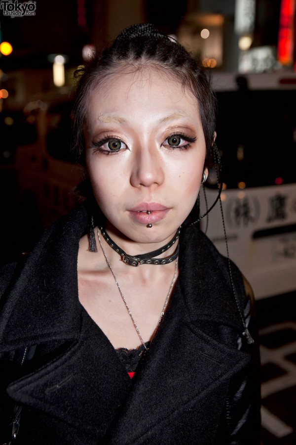 Shibuya Girl in Choker Necklace