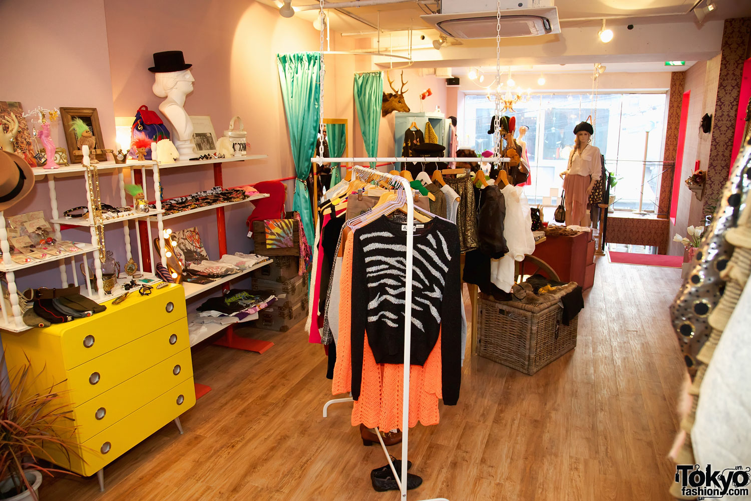 How To Small Clothing Boutique Interior Design Ideas