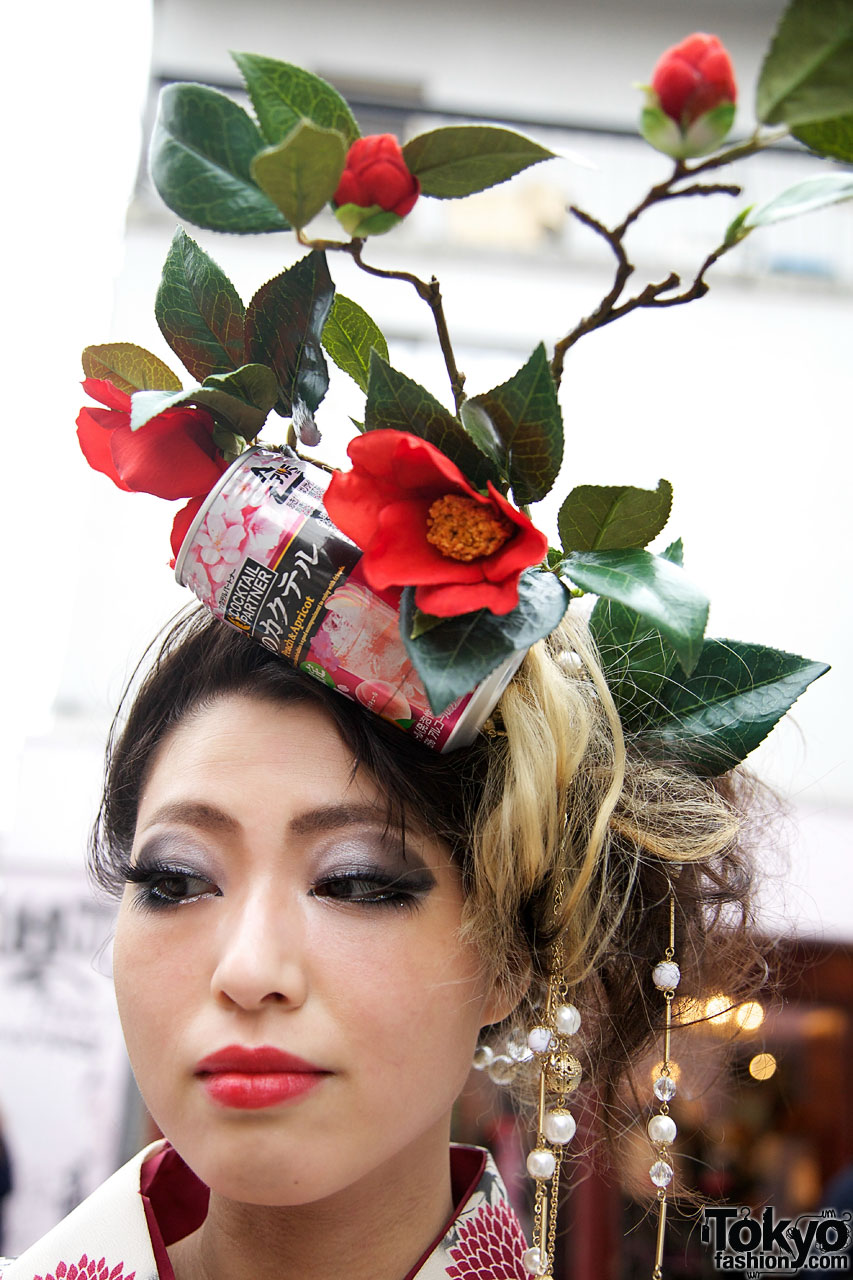 Kimono & Amazing Flower Headdress in Harajuku – Tokyo Fashion