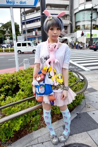 Short-Haired Harajuku Girl w/ Pink Rabbit Ears & ANAP Rabbit Bag ...