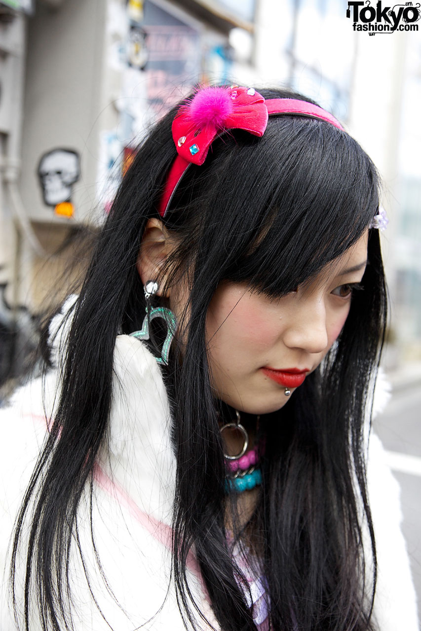 Harajuku Style Girl in Pink With Hello Kitty, Gloomy Bear & My Melody ...