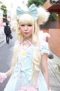 Blonde Japanese Lolita in Angelic Pretty