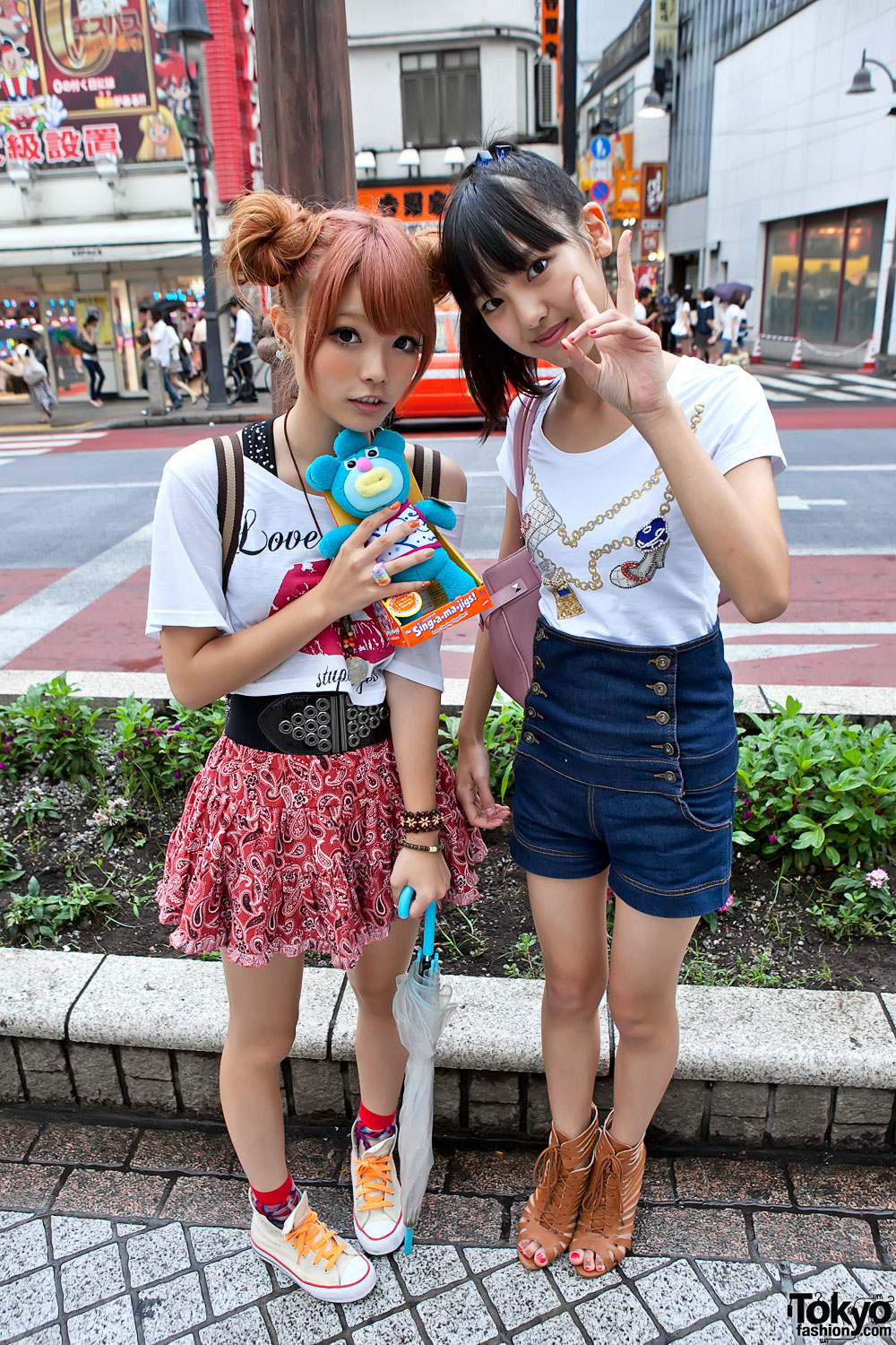 Cute Shibuya Girls w/ High Waisted Shorts, Double Bun Hair & Sing-a-ma-jigs