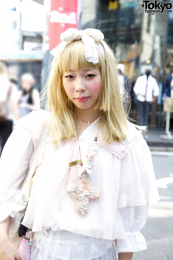 Tarock & Large Lace Hair Bow in Harajuku