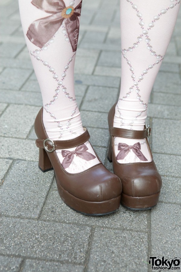 Deocorated stockings & Mary Jane shoes in Shinjuku