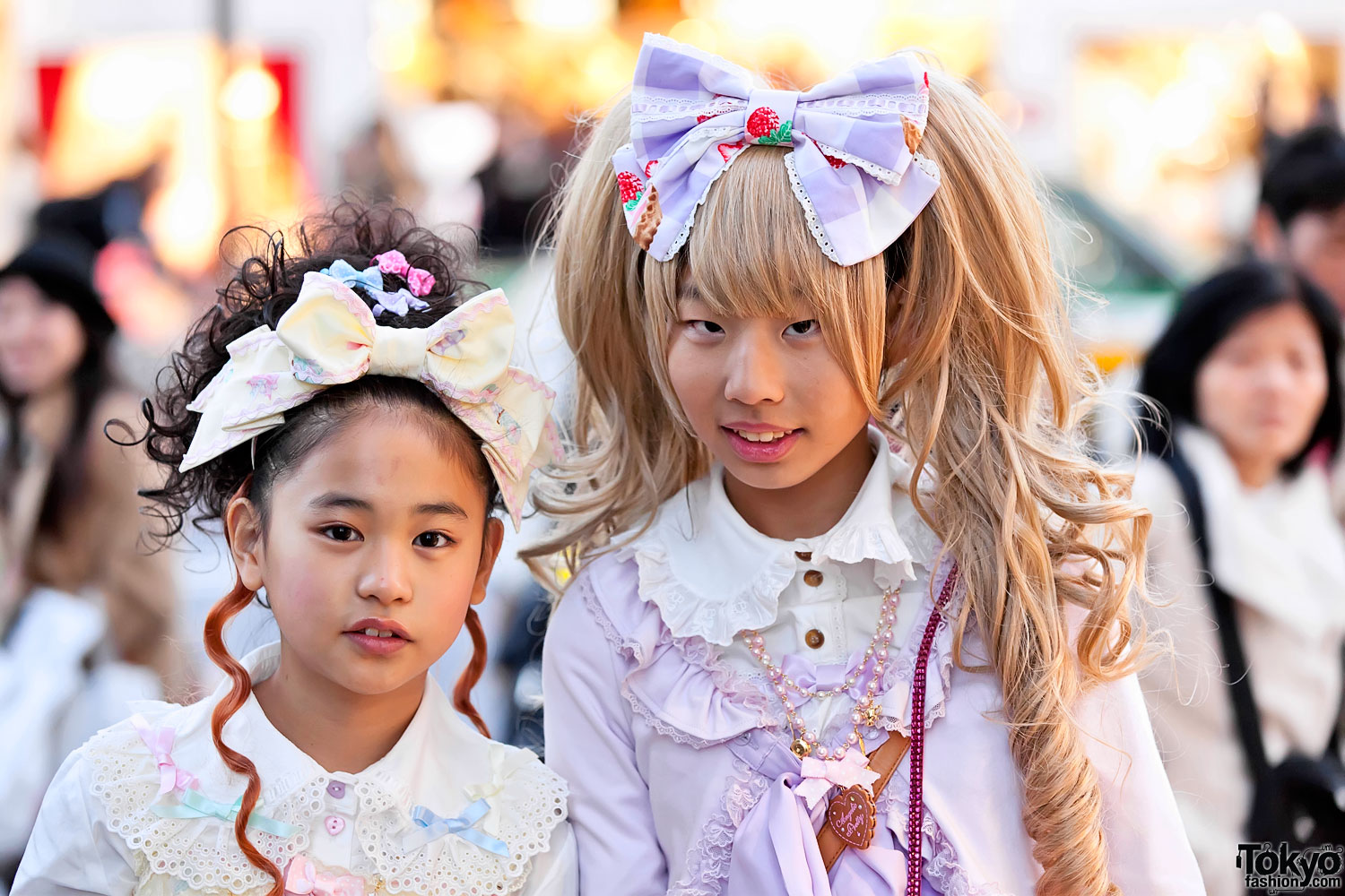 Harajuku Sweet Lolitas in Angelic Pretty Dresses & Hair Bows