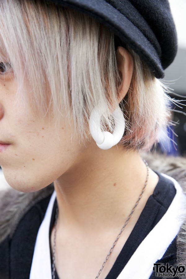 Guy's plastic hoop earring in Harajuku