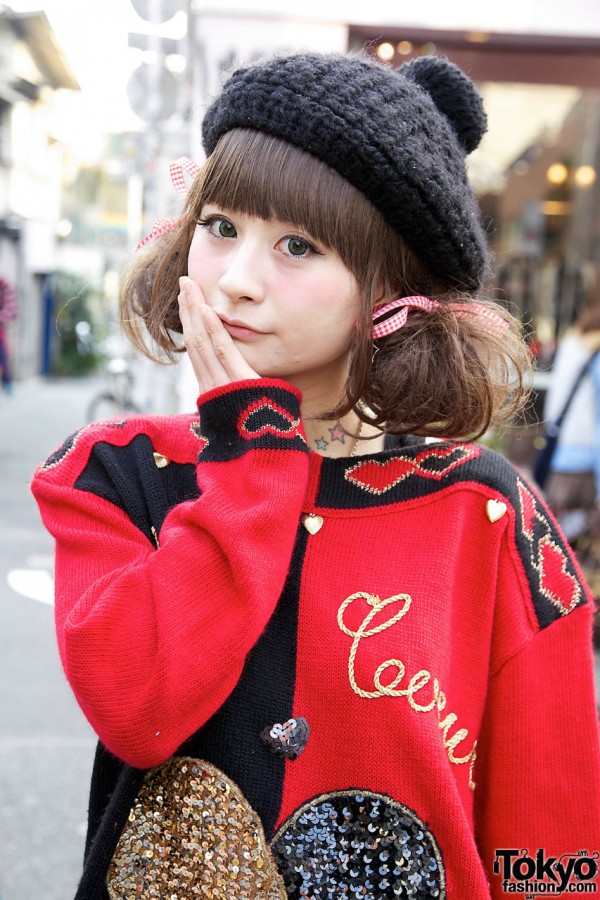 Riii in Cute Sweater & Beret in Harajuku
