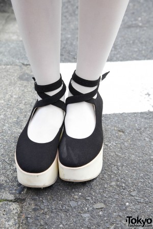 Riii & Maho in Harajuku w/ Cute Hats, Tulle Skirt, & Platform Shoes ...