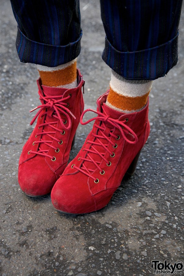 Heather red suede boots in Harajuku