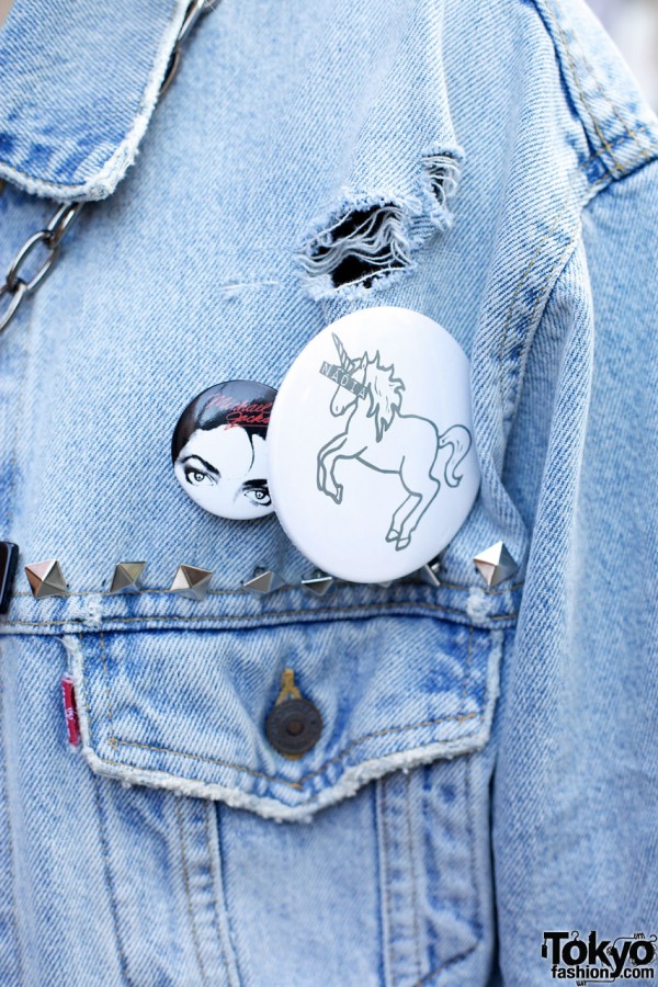 Nadia unicorn pin in Harajuku