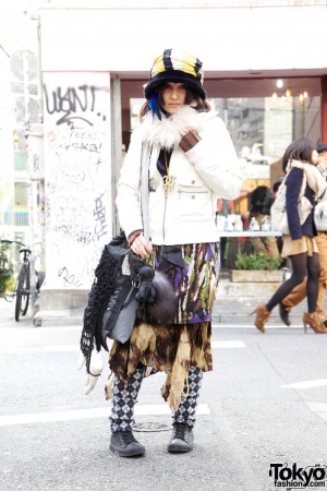 Noise Vocalist With Piercings & Net Bag in Harajuku – Tokyo Fashion