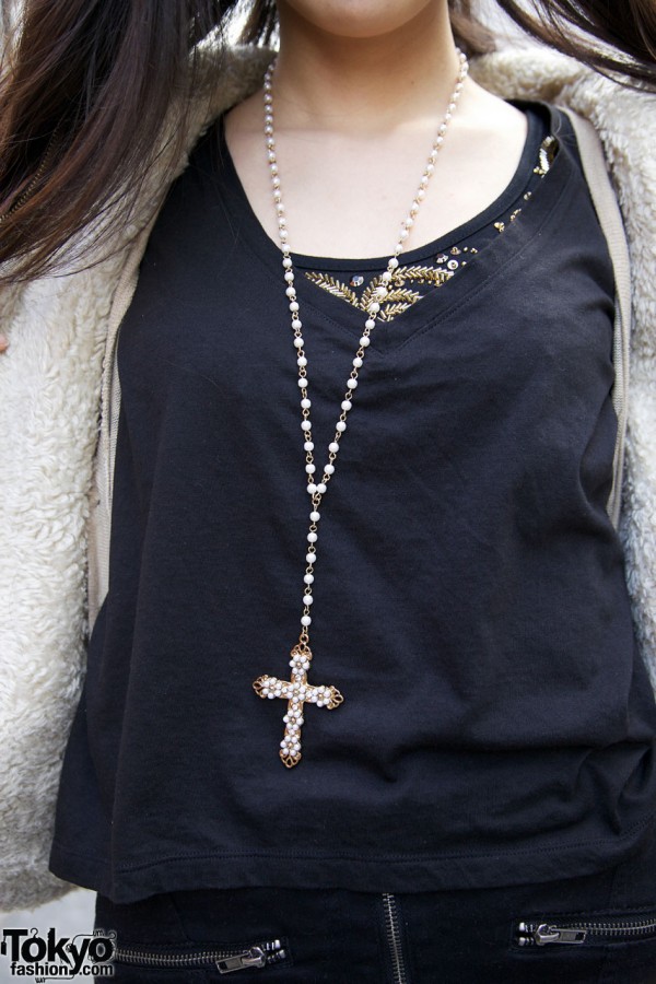 H&M rosary necklace in Harajuku
