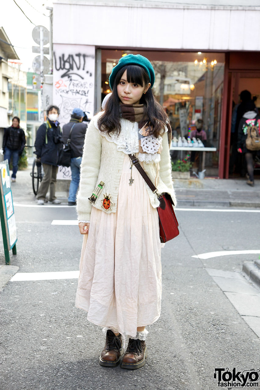 Girl’s Teal Beret, Vintage Dress & Handmade Accessories – Tokyo Fashion
