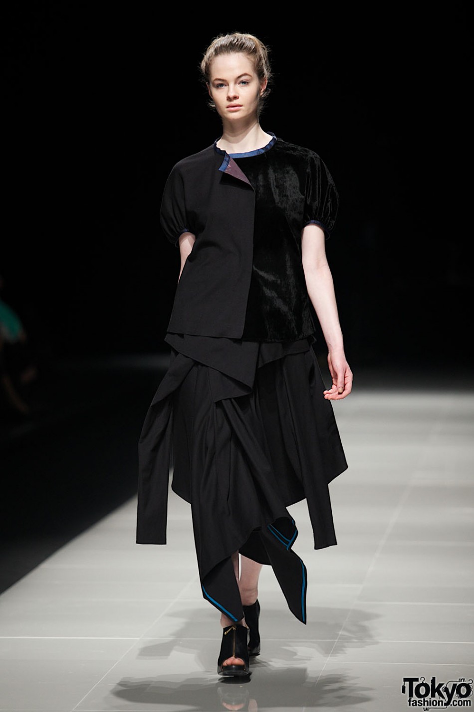 araisara 2012-13 A/W – Tokyo Fashion