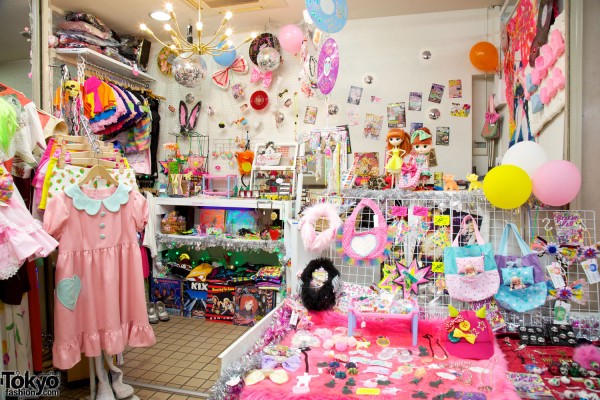 Broken Doll Shop