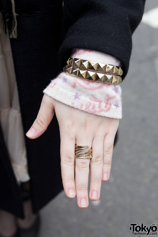 Gold feather ring & gold stud bracelet