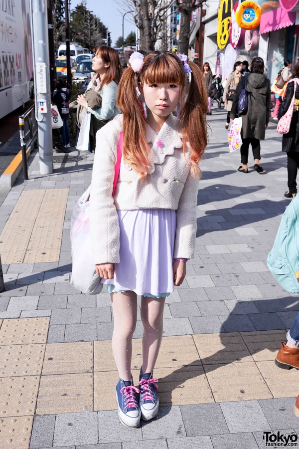 Cute Twintail Hairstyle & Hello Kitty-laced Platform Converse in Harajuku