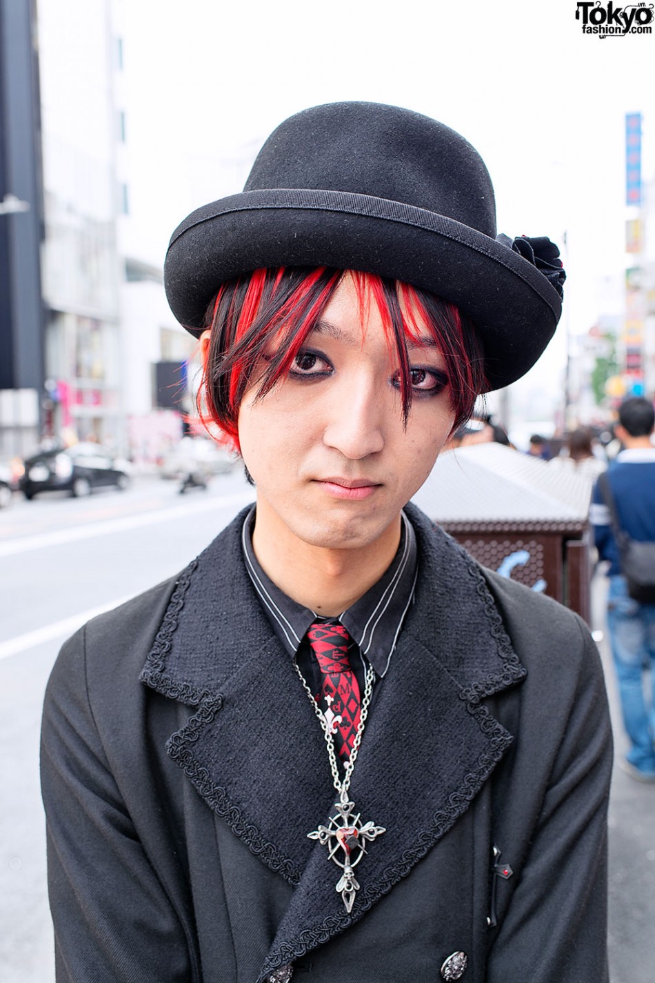 Gothic Guy w/ Red Hair & Angelic Pretty Lolita in Harajuku – Tokyo Fashion