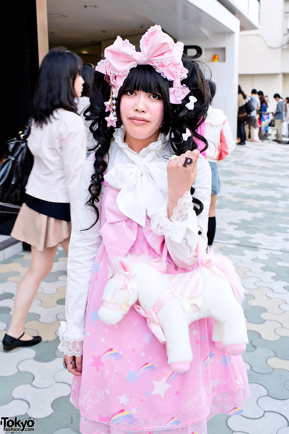 Fun Harajuku Girls in Angelic Pretty, 6%DOKIDOKI & Milklim – Tokyo Fashion