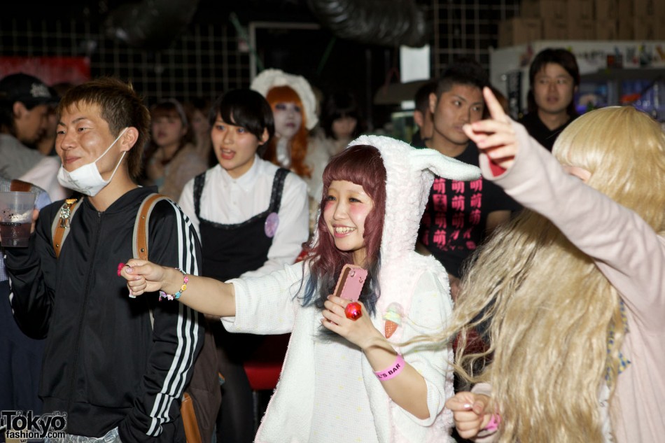 Japanese Street Fashion, Music & Fun at Heavy Pop #3 – Pictures & Video ...