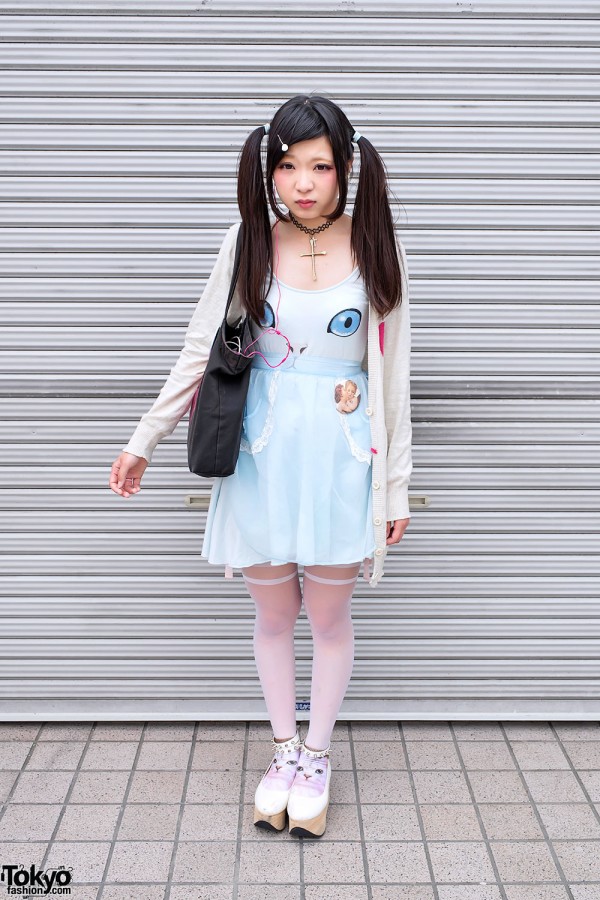 Twintail Hairstyle, Cute Cats & Rocking Horse Shoes in Harajuku