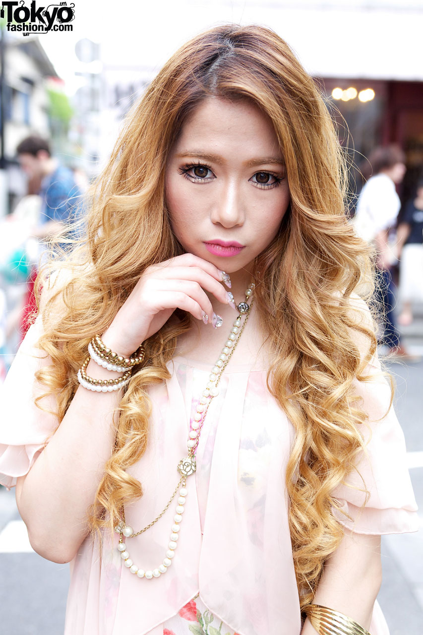 Gyaru model