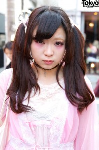 Twin ponytails & tattoo choker in Harajuku