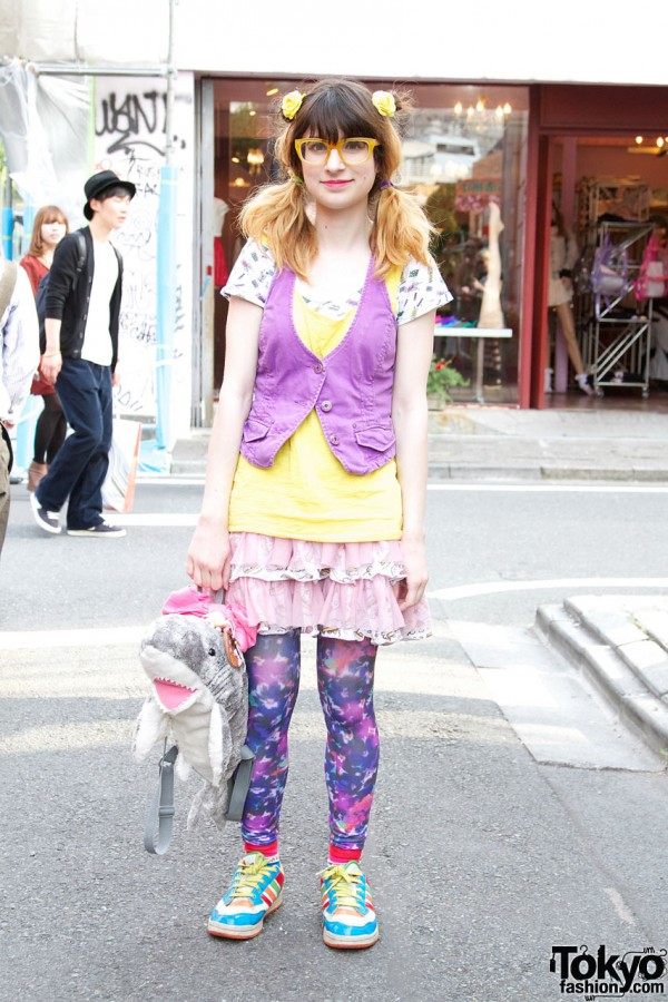 Bunka Fashion Student w/ Tiered Skirt & 6%DOKIDOKI Shark Bag in Harajuku