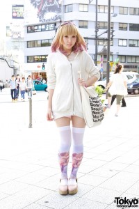 Cutout Hoodie, Pink-Tipped Hair & Graphic Thigh Highs in Harajuku ...