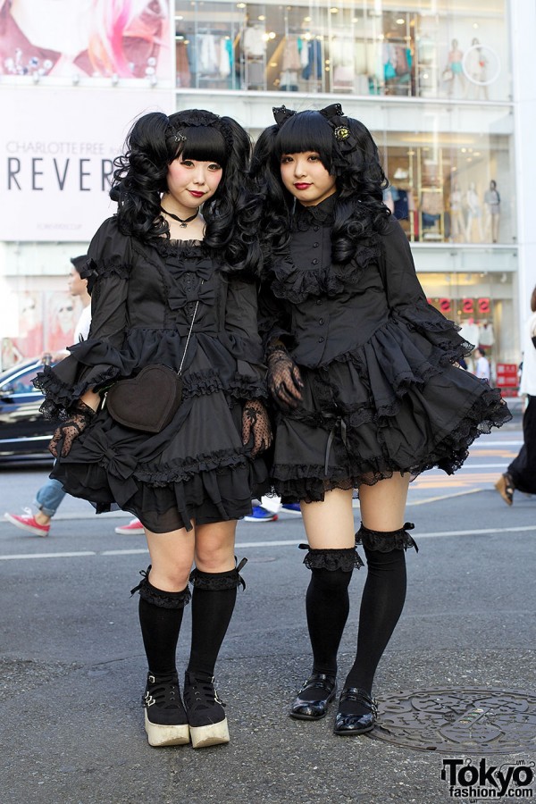 Gothic Harajuku Street Fashion Girls in Matching All-Black Outfits