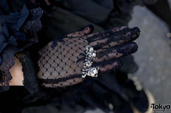 Cat Ring & Gothic Lace Gloves