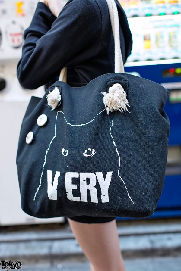 Very Brain Cat Tote Bag in Tokyo