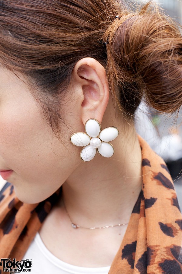 Retro flower earrings