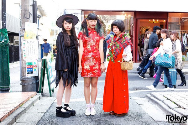 Harajuku Halloween Girls w/ Dripping Lips, Witch Hat, Cheongsam & Wicker Basket