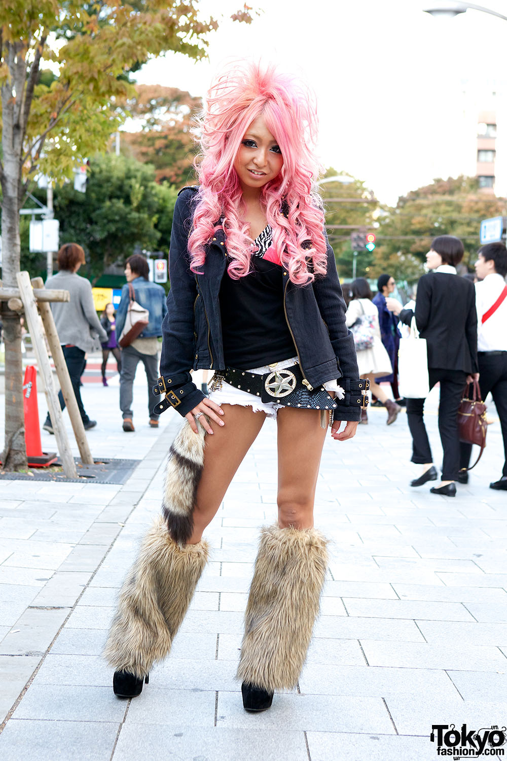 Black Diamond Gyaru Yukahime w/ Pink Hair & Furry Leg Warmers