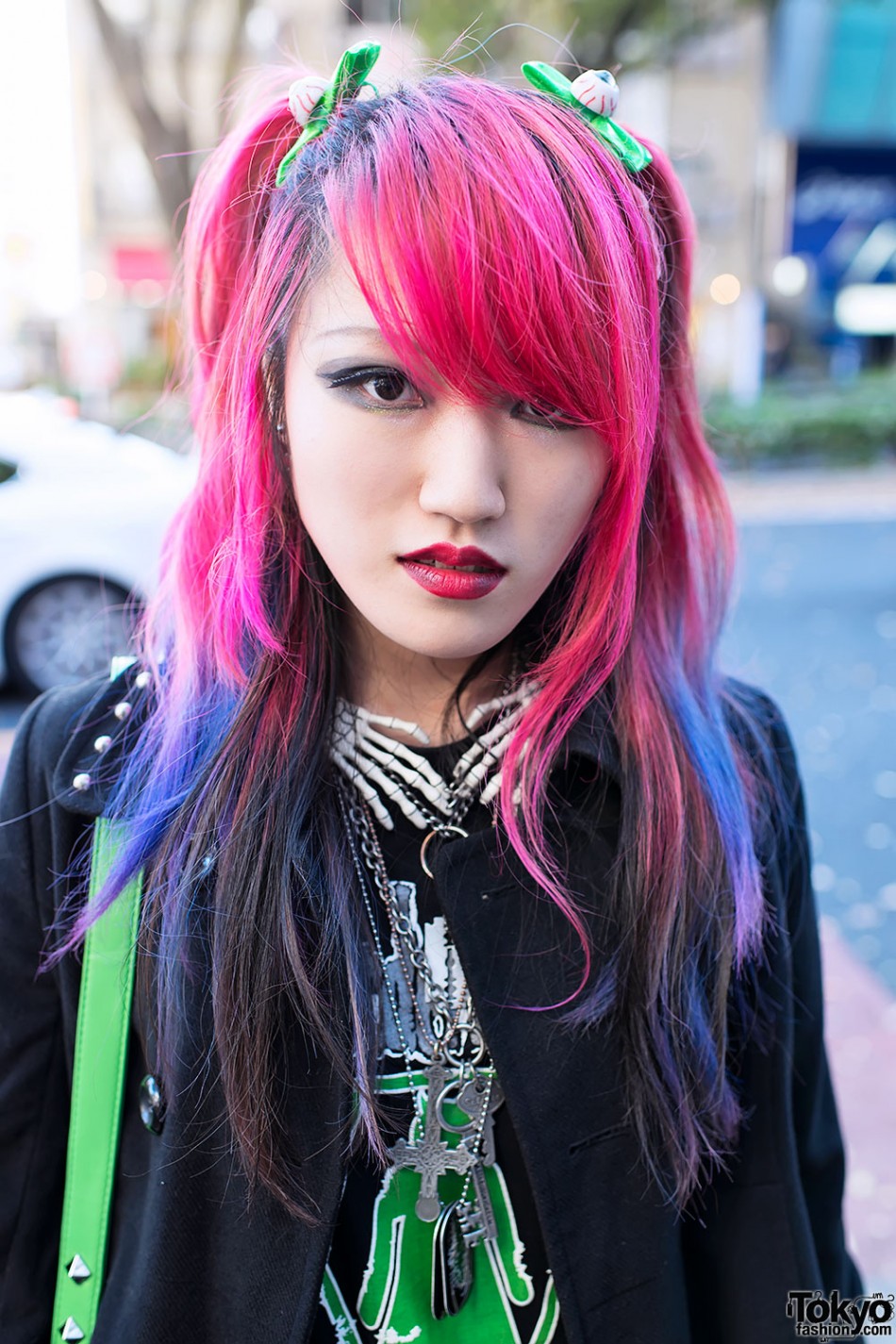 “Dead Girl” Lisa in Harajuku w/ Pink-Purple Hair & Kreepsville 666 ...