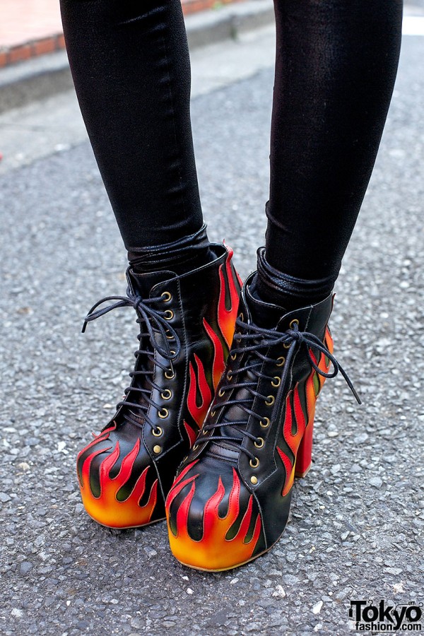 Flames boots