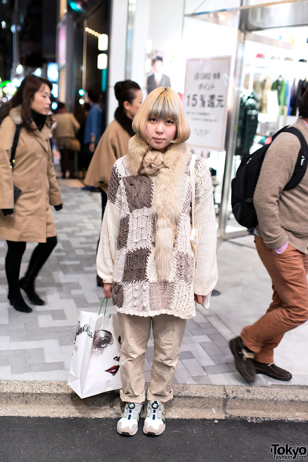 “Thom Yorke Dance Guide” Bag & Patchwork Sweater in Harajuku – Tokyo ...