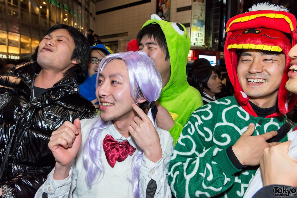 Welcoming 2020 new years eve in shibuya tokyo japan New Year's Eve in Tokyo 2012-2013 - Pictures & Video