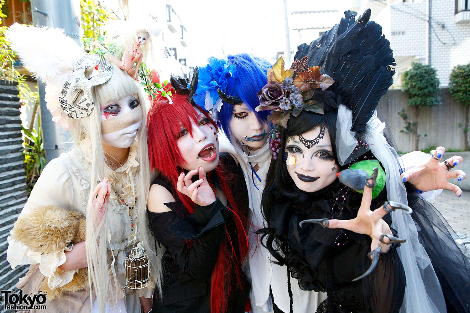 Japanese Shironuri “White Face Monster Party” in Harajuku – Pics & Video