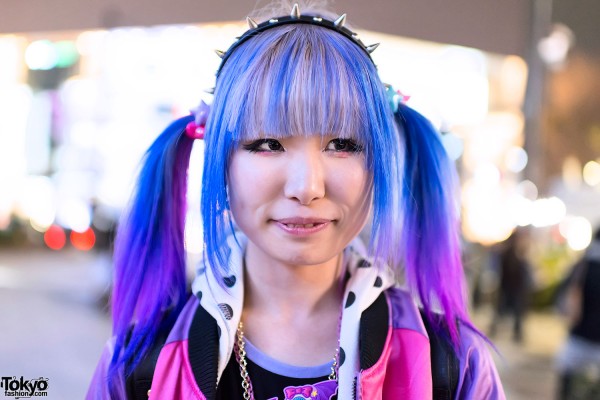 Blue-pink twintails hairstyle in Harajuku