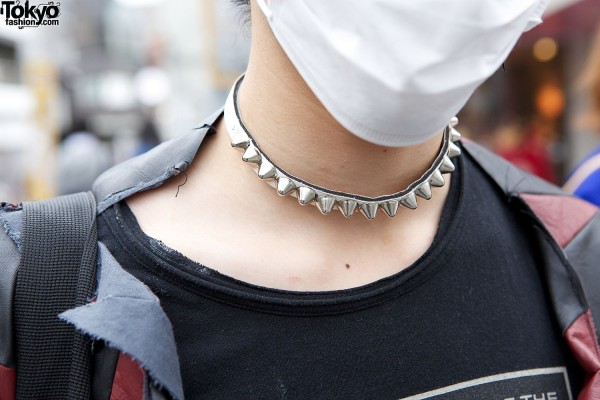 Spiked choker necklace