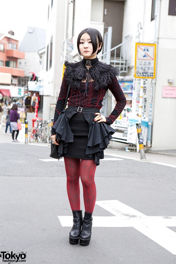 Alice Auaa Gothic Fashion w/ Feather Collar in Harajuku