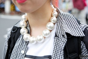 Oversized Pearls Necklace