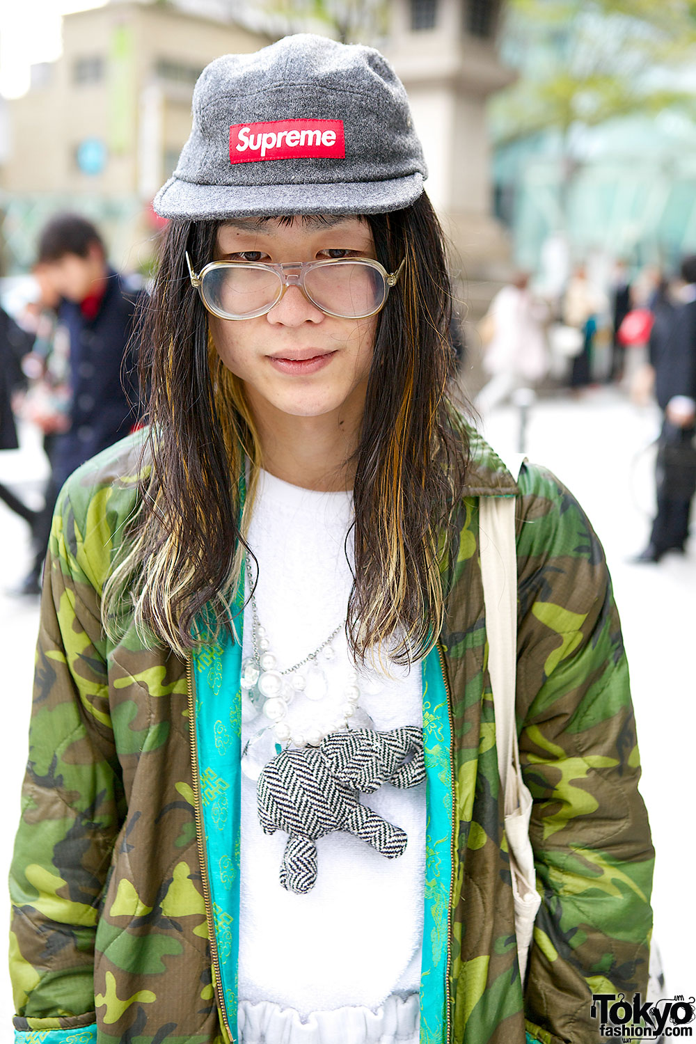 Camouflage Jacket w/ Tokyo Sex Tote, Hizakozo Bear Top & Buffalo Platforms  – Tokyo Fashion